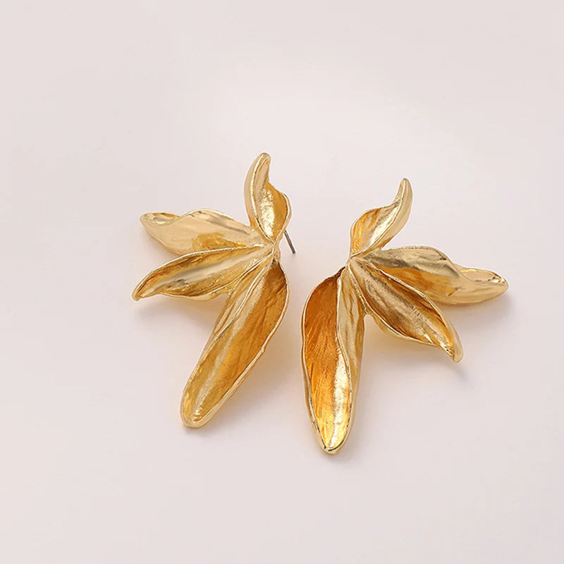 Large Metal Flower Post Earrings For Women Fashion Jewelry Holiday Accessories Wholesale Gifts Trendy Textured Heavy Style MQ436